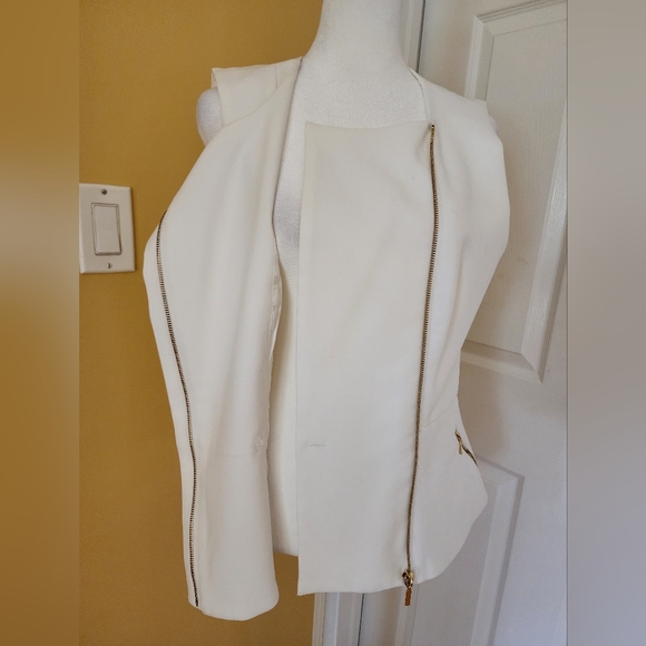 XOXO Top - Picture 8 of 8